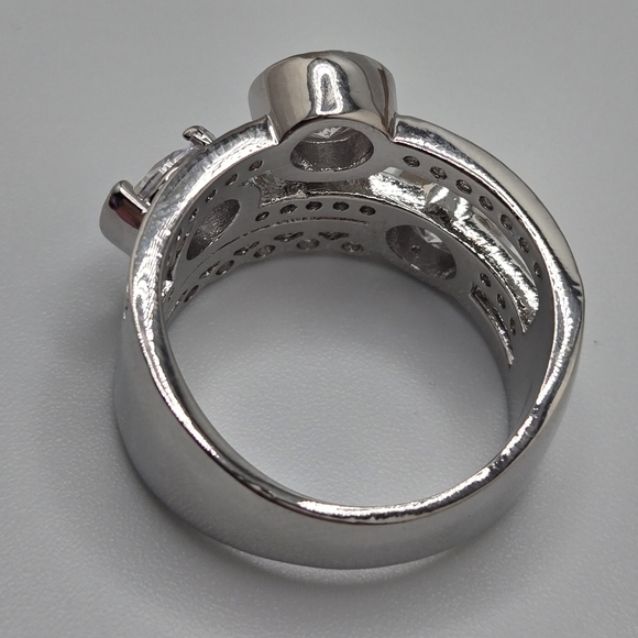 Multi-Stone Diamond Fashion Silver Tone Cocktail Ring Size 8 NWOT - Picture 10 of 12